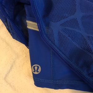 LULULEMON ROYAL BLUE HOTTY HOT SHORT (Size M)